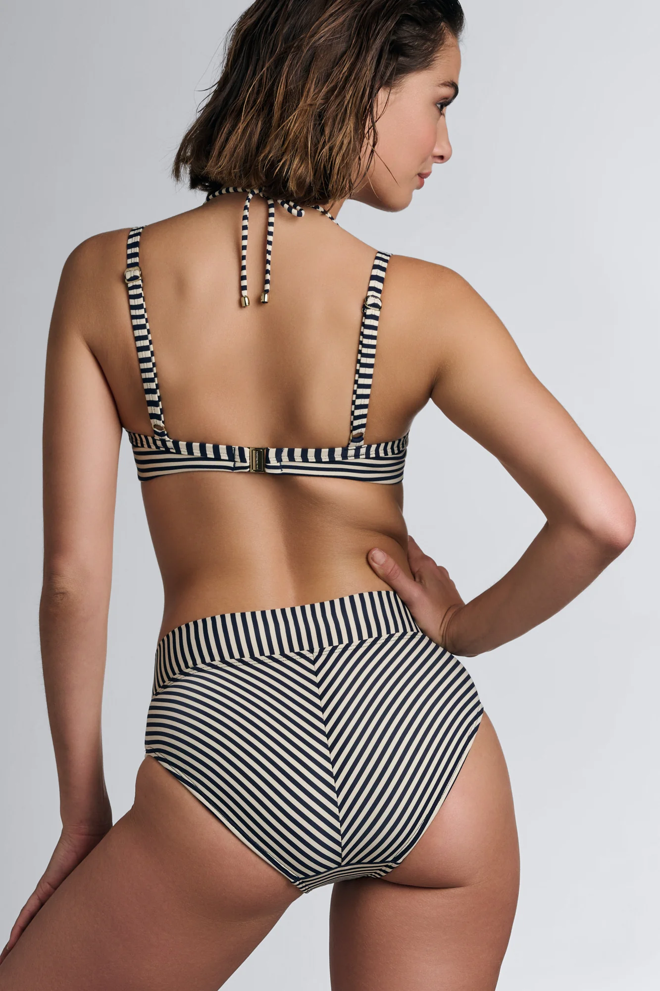 plunge balcony bikini top - Image 8