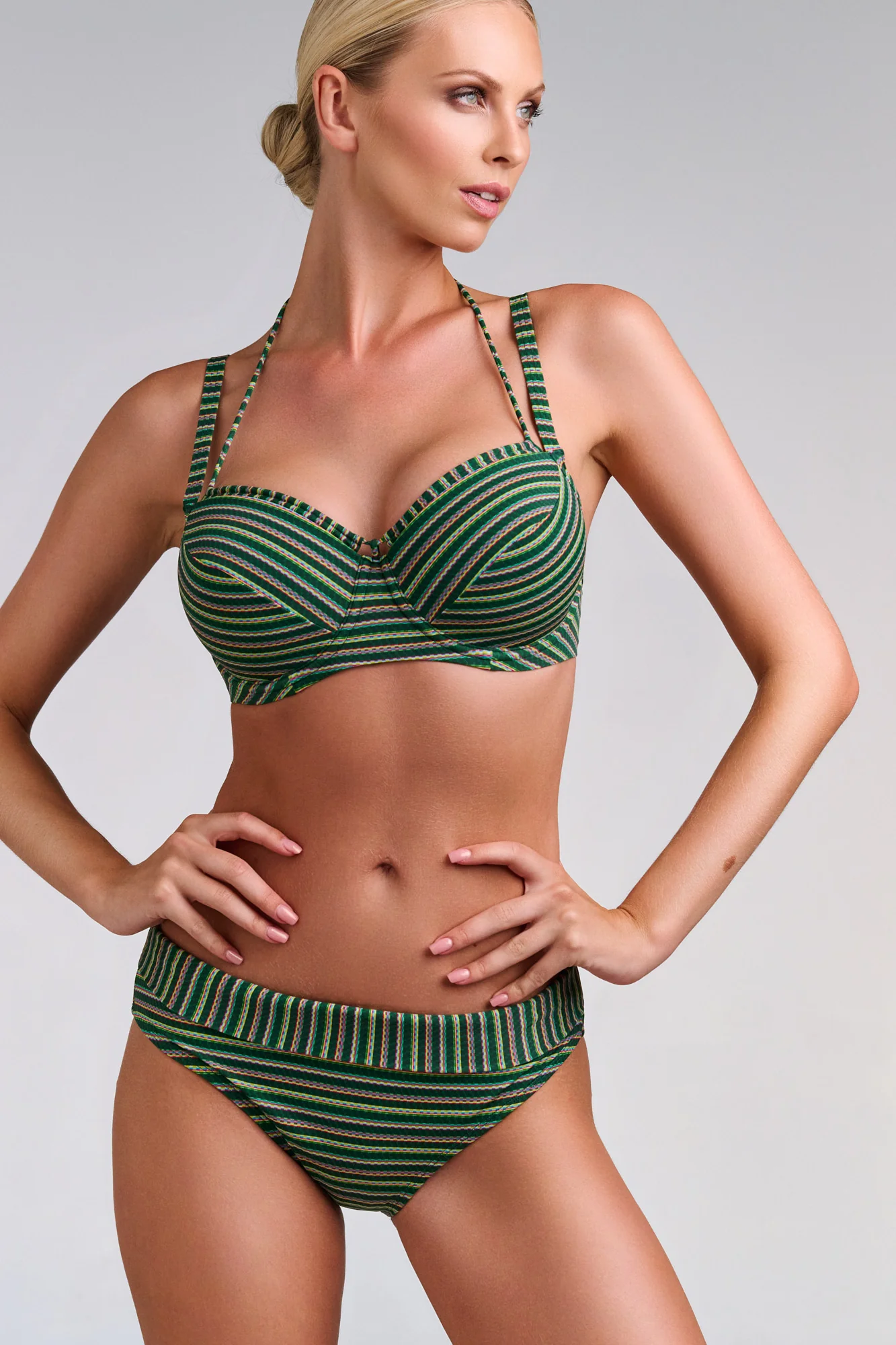 plunge balcony bikini top - Image 4